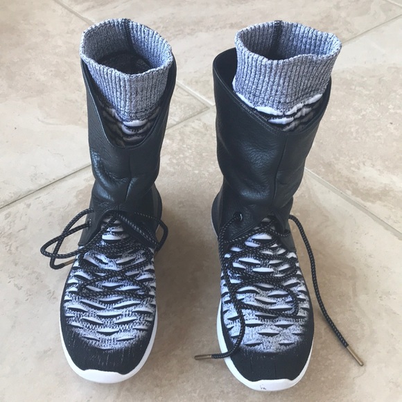 Nike Roshe Two Hi Flyknit Sneaker boots - Picture 2 of 8